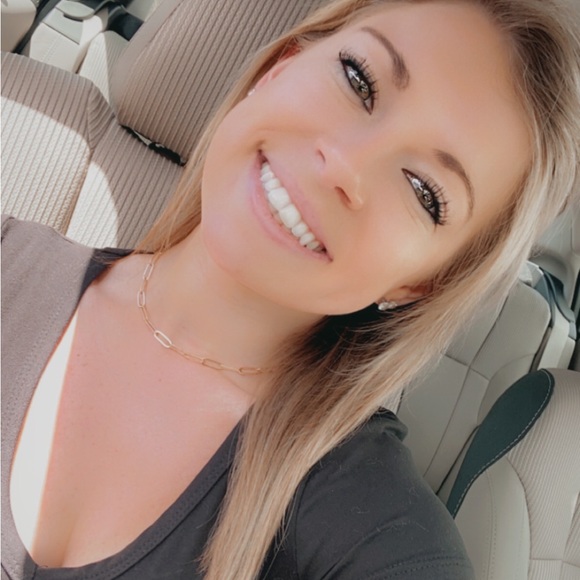 Meet your Posher, Marissa - Picture 1 of 1